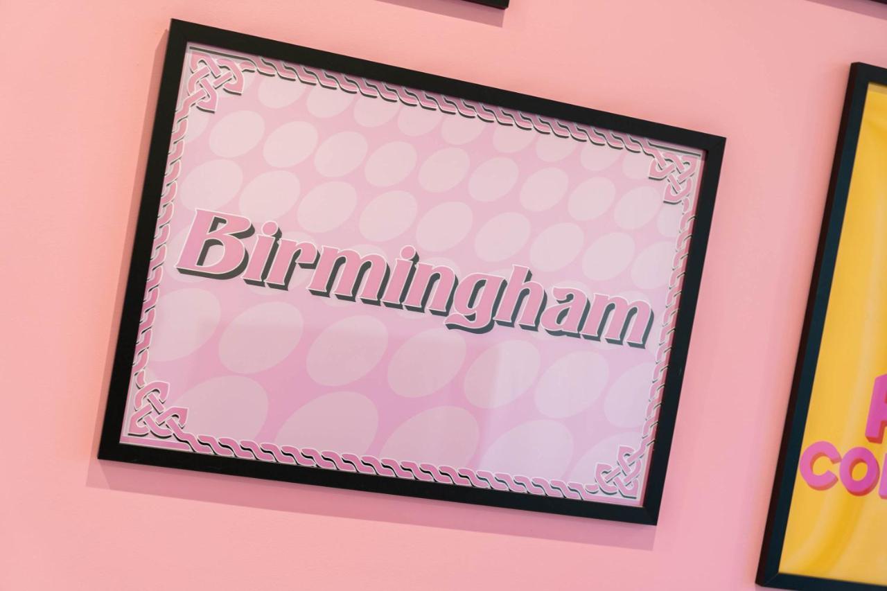 Maevela Apartments ☆ Pink Luxury Apartment With Balcony - Birmingham City Centre - 5 Min Walk From Bullring, Cube, Mailbox, New Street Station - Free Netflix & Wifi Exterior foto